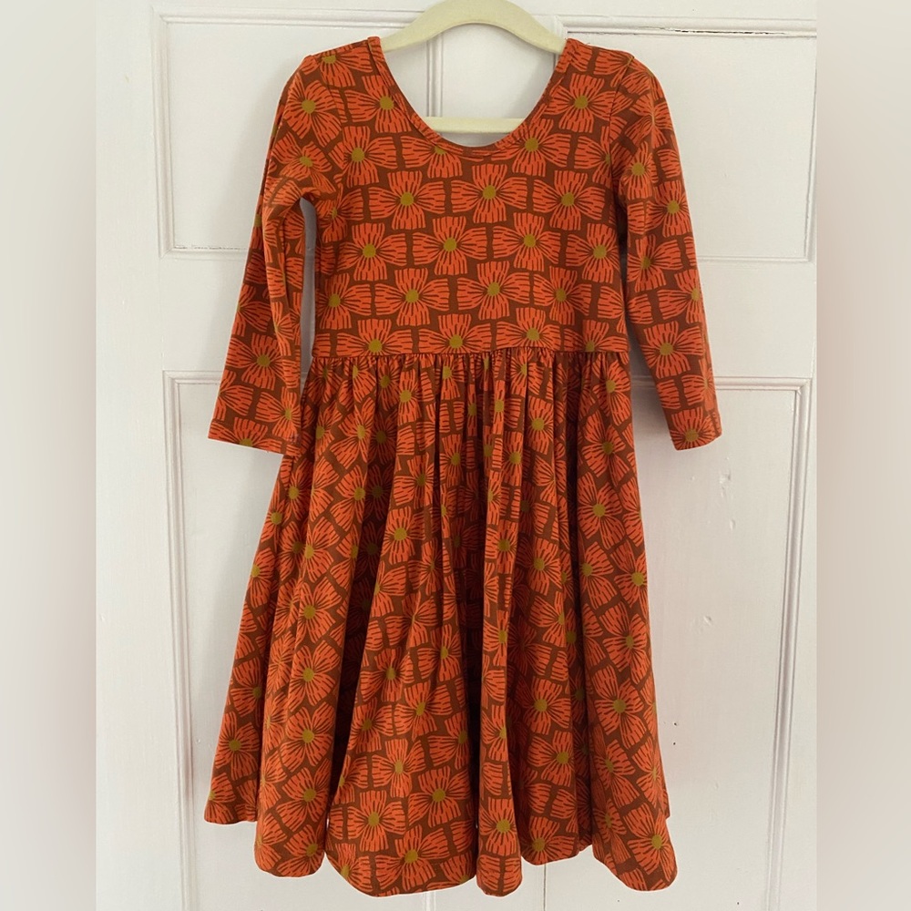 Orange Patterned Kids Dress from Alice + Ames
Size 6, EUC- no dryer